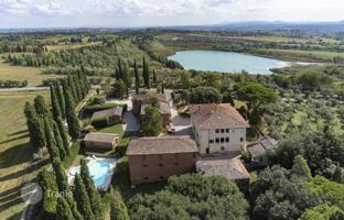 Historic villa with a swimming pool and a park, Sinalunga, Italy for 2,500,000 €