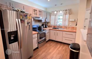 2-bedroom house 97 m² in Pembroke Pines for $326,000