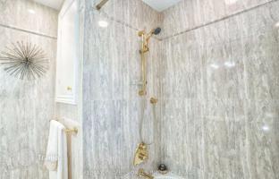 9-bedroom house in Etobicoke for C$1,919,000