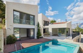A brand-new luxury villa with swimming-pool in Kotor Bay for 2,000,000 €