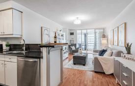 Apartment – Queens Quay West, Old Toronto, Toronto,  Ontario,   Canada for C$850,000