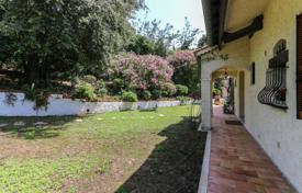 Provençal style villa in calm location for 1,895,000 €