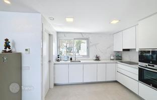 4-bedroom cottage 319 m² in Alicante for 1,000,000 €