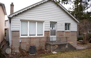 9-bedroom house in North York for C$2,299,000