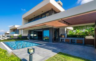 3-bedroom villa 210 m² in Kargicak for 43,034,000 TRY