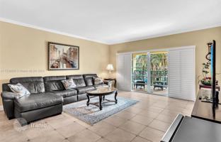 2-bedroom apartments in condo 152 m² in Hillsboro Beach for $1,232,000