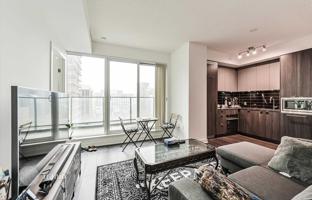 3-bedroom apartment in Blue Jays Way for C$1,169,000