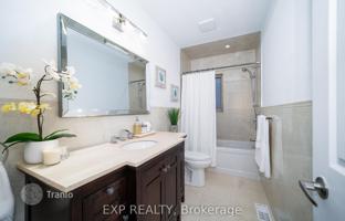 7-bedroom house in York for C$1,735,000