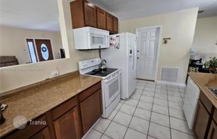 2-bedroom house 184 m² in Tamarac for $378,000