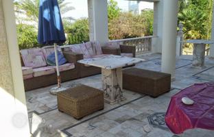 9-bedroom cottage 214 m² in Chloraka for 1,250,000 €
