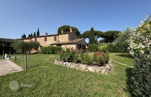 5-bedroom country house 280 m² in Castiglione del Lago for 720,000 €