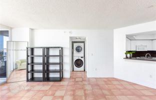 2-bedroom apartments in condo 105 m² in Miami Beach for $879,000