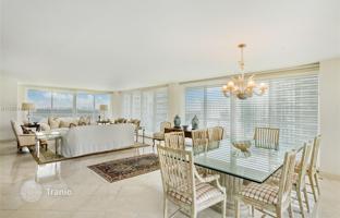 3-bedroom apartments in condo 217 m² in Collins Avenue for $1,450,000