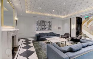 2-bedroom apartment in Bay Street for C$1,319,000