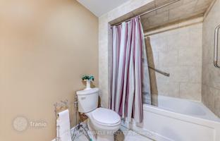 8-bedroom house in Scarborough for C$1,263,000