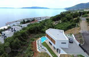 4-bedroom house 280 m² in Ičići. Price on request