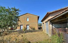 Stone villa with 13 hectares of land, Pienza, Tuscany, Italy for 610,000 €
