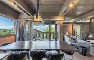 4-bedroom mansion 185 m² in Demi-Quartier for 2,190,000 €