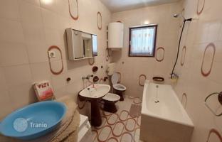 6-bedroom house 316 m² in Kali for 300,000 €