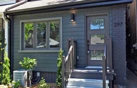 Terraced house – Scarborough, Toronto, Ontario,  Canada for C$1,605,000