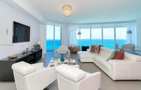 Furnished flat with ocean views in a residence on the first line of the beach, Hollywood, Florida, USA for $1,850,000