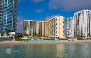 1-bedroom apartments in condo 78 m² in South Ocean Drive for $620,000