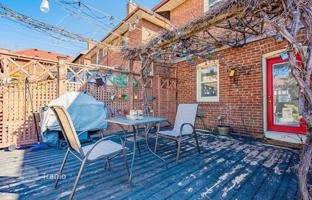 4-bedroom townhouse in Christie Street for C$1,264,000