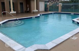 2-bedroom apartments in condo 88 m² in West End for $350,000