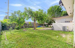 3-bedroom house 152 m² in Hialeah for $655,000