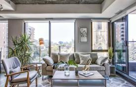 Apartment – Bathurst Street, Toronto, Ontario,  Canada for C$984,000