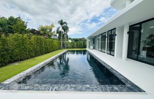 Complex of villas with swimming pools, a restaurant and a tennis court, Pattaya, Thailand for From $534,000