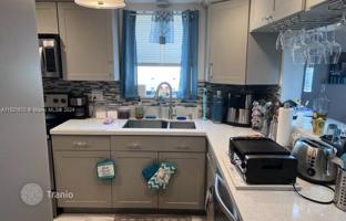 2-bedroom apartments in condo 102 m² in Pompano Beach for $340,000