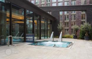 Luxury apartment in a new prestigious riverside residence, in the new quarter of Nine Elms, London, UK for £690,000