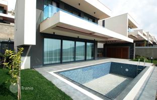 3-bedroom villa 200 m² in Kargicak for 33,317,000 TRY