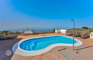3-bedroom villa 219 m² in Adeje for 1,011,000 €