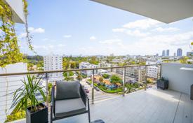 Condo – Miami Beach, Florida, USA for $2,250,000
