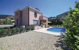 Furnished villa with a swimming pool at 300 meters from the sea, Kaštel Lukšić, Croatia for 490,000 €
