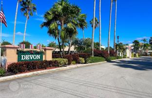2-bedroom apartments in condo 114 m² in Tamarac for $270,000