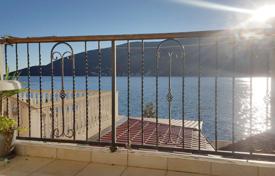 Flat in a house on an embankment, Igalo, Herzeg-Novi, Montenegro for 119,000 €