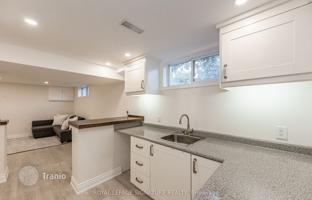 12-bedroom house in Scarborough for C$1,447,000