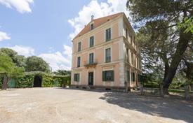 Charming estate with period villa in the wooded setting of Piazza Armerina. Price on request Charming estate with period villa in the wooded setting of Piazza Armerina. Price on request
