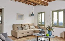 Two-bedroom apartment in a historic villa with a pool and a garden in Castelnuovo Berardenga, Tuscany, Italy for 500,000 €