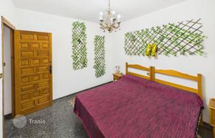 4-bedroom house 270 m² in Denia for 600,000 €