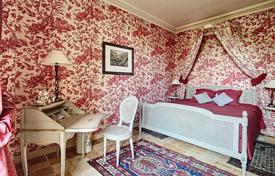 10-bedrooms mansion in Cannes, France. Price on request