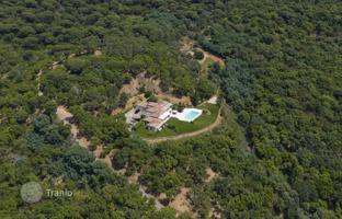 Contemporary villa with a huge plot and sea views in La Croix-Valmer, Côte d'Azur, France for 11,850,000 €