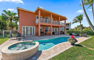 6-bedroom house 485 m² in Royal Palm Beach for $1,150,000