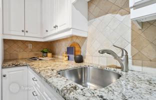 7-bedroom apartment in Etobicoke for C$855,000