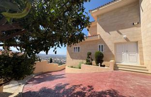 4-bedroom cottage 322 m² in Peyia for 1,500,000 €