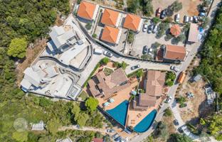 3-bedroom villa 300 m² in Luštica for 2,600,000 €
