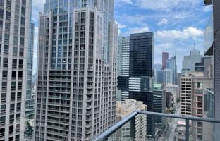 2-bedroom apartment in Bay Street for C$1,032,000
